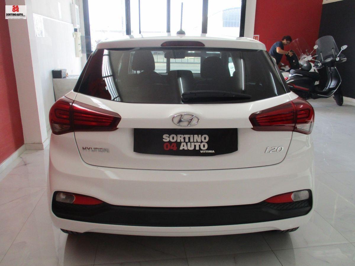 HYUNDAI i20 1.2 5p. Connectline-2020 KM60000