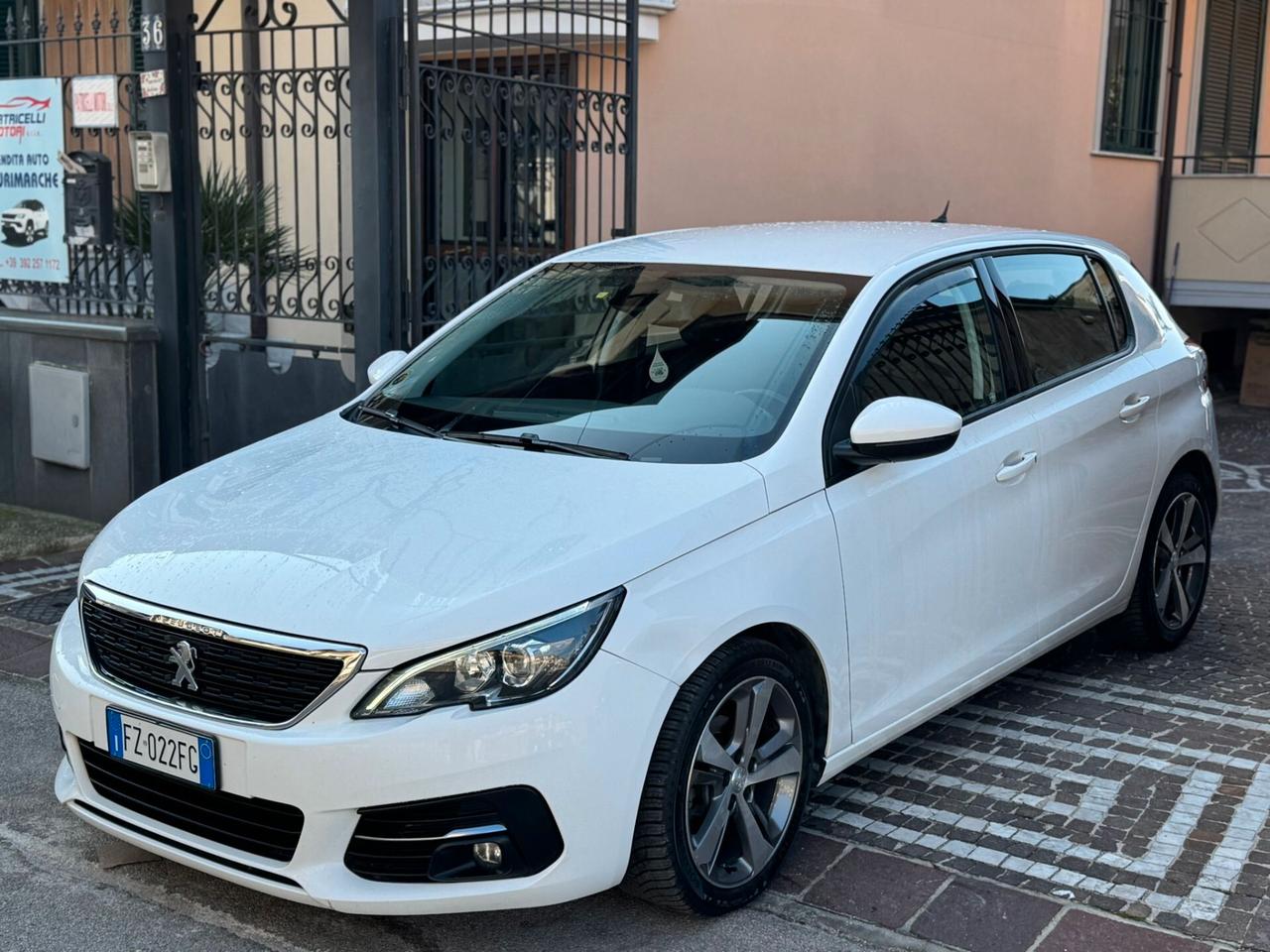 Peugeot 308 BlueHDi 100 S&S Allure