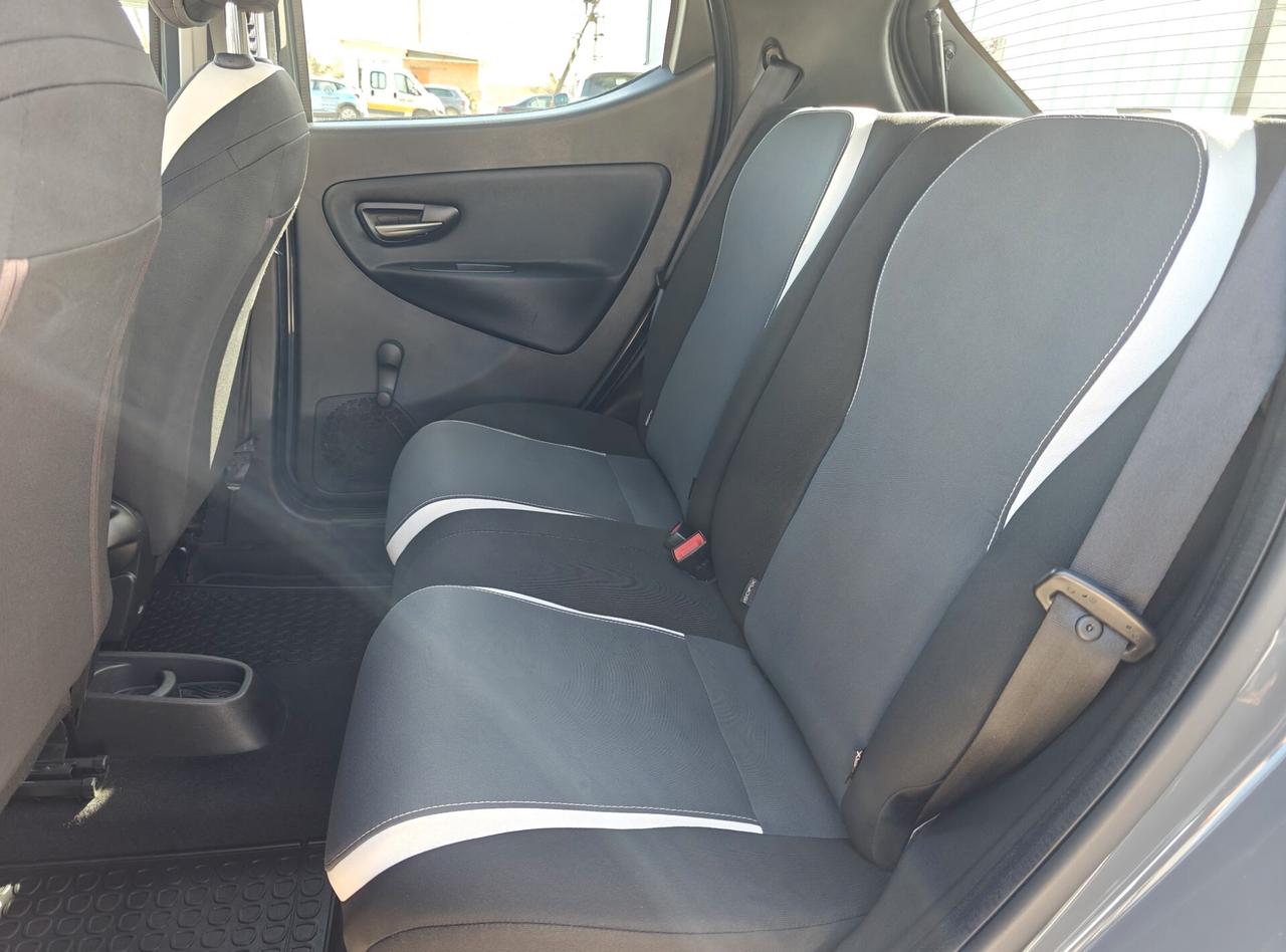 Lancia Ypsilon 0.9 TwinAir 85 CV 5 porte Metano Ecochic Elefantino