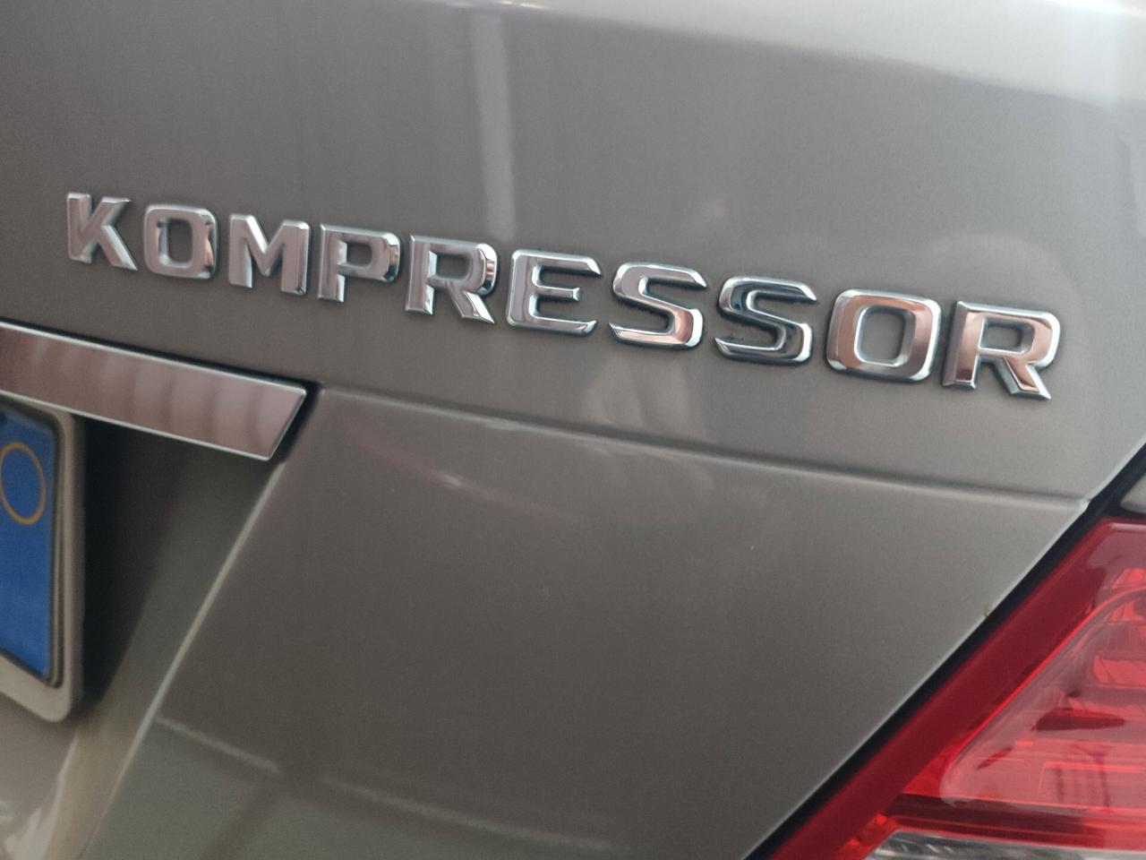 MERCEDES CLASSE C200 BERLINA A METANO POCHI KM GANCIO