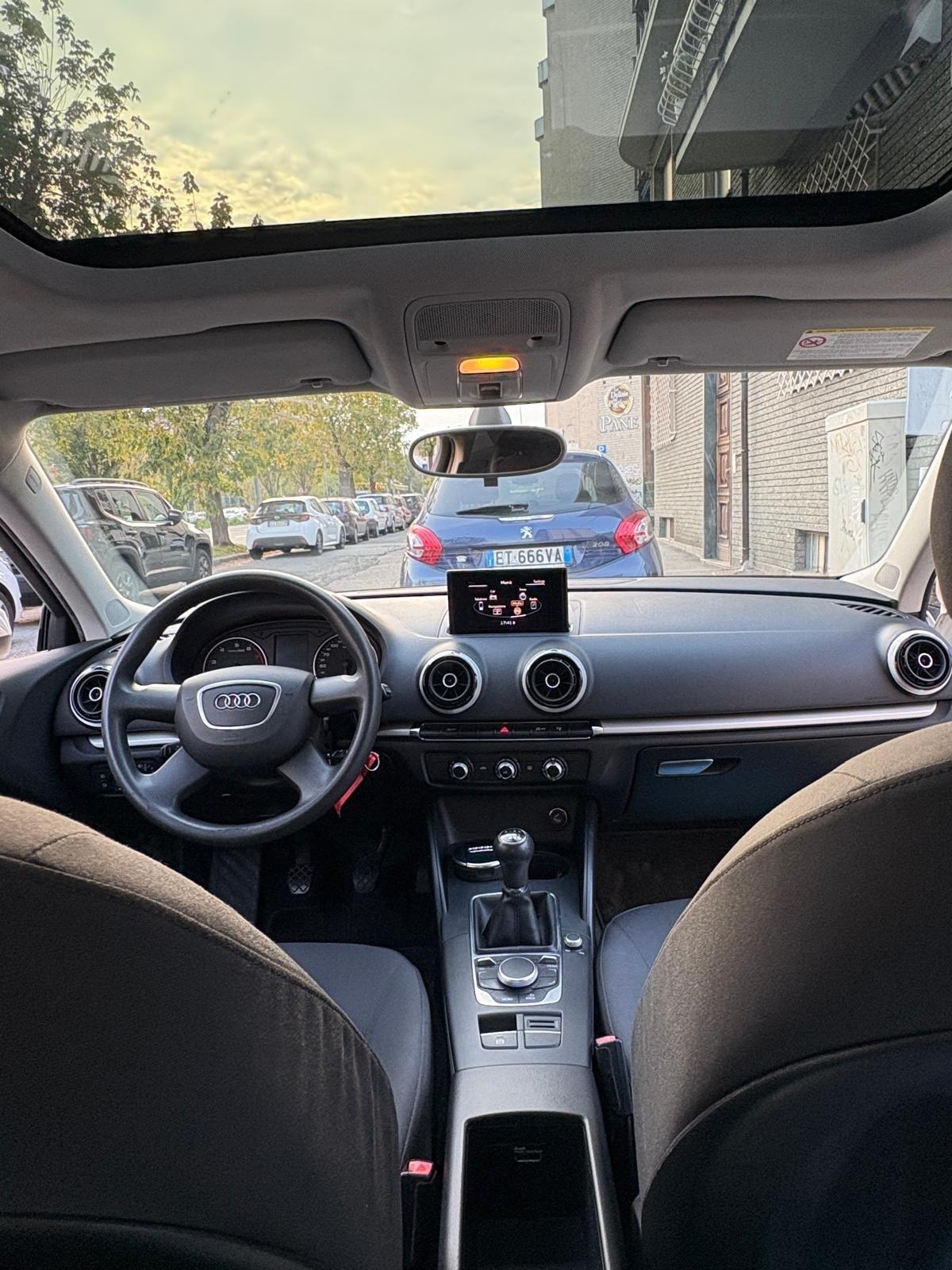 Audi A3 1.4 TFSI Young Sport Tetto panoramico