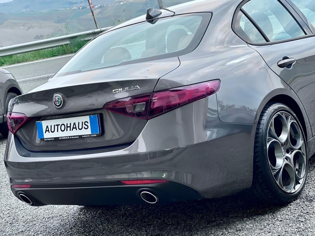 Alfa Romeo Giulia 2.2 Jtdm 180cv Q2 AT8 Super R19/LED