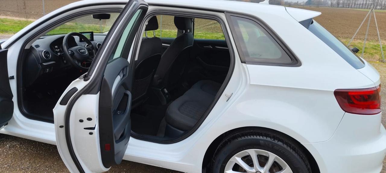 Audi A3 1.6 TDI clean diesel Attraction