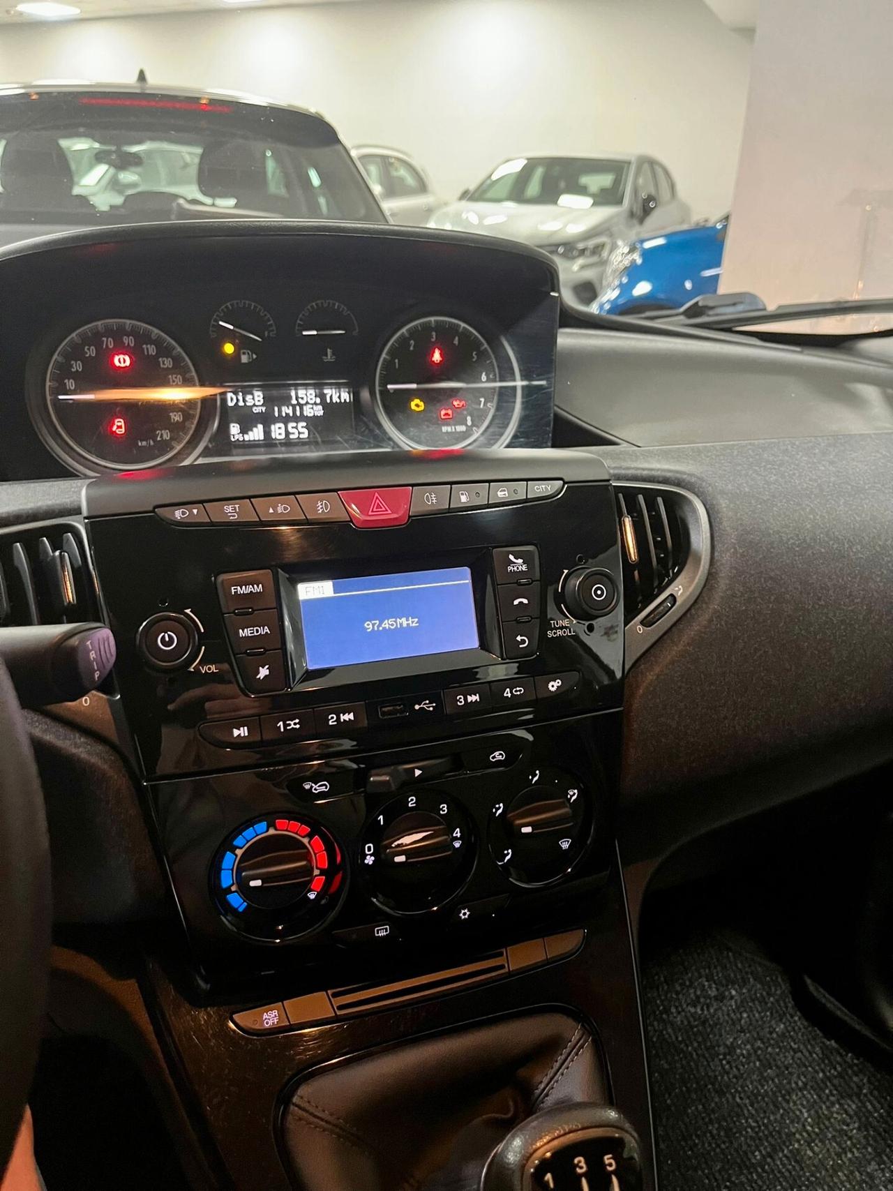 Lancia Ypsilon 1.2 69 CV 5 porte GPL Ecochic Elefantino Blu