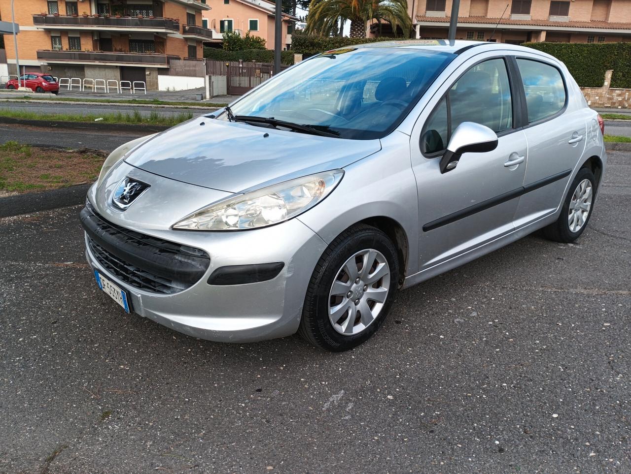 Peugeot 207 1.4 8V 75CV 5p. ONE Line SOLO KM 60000