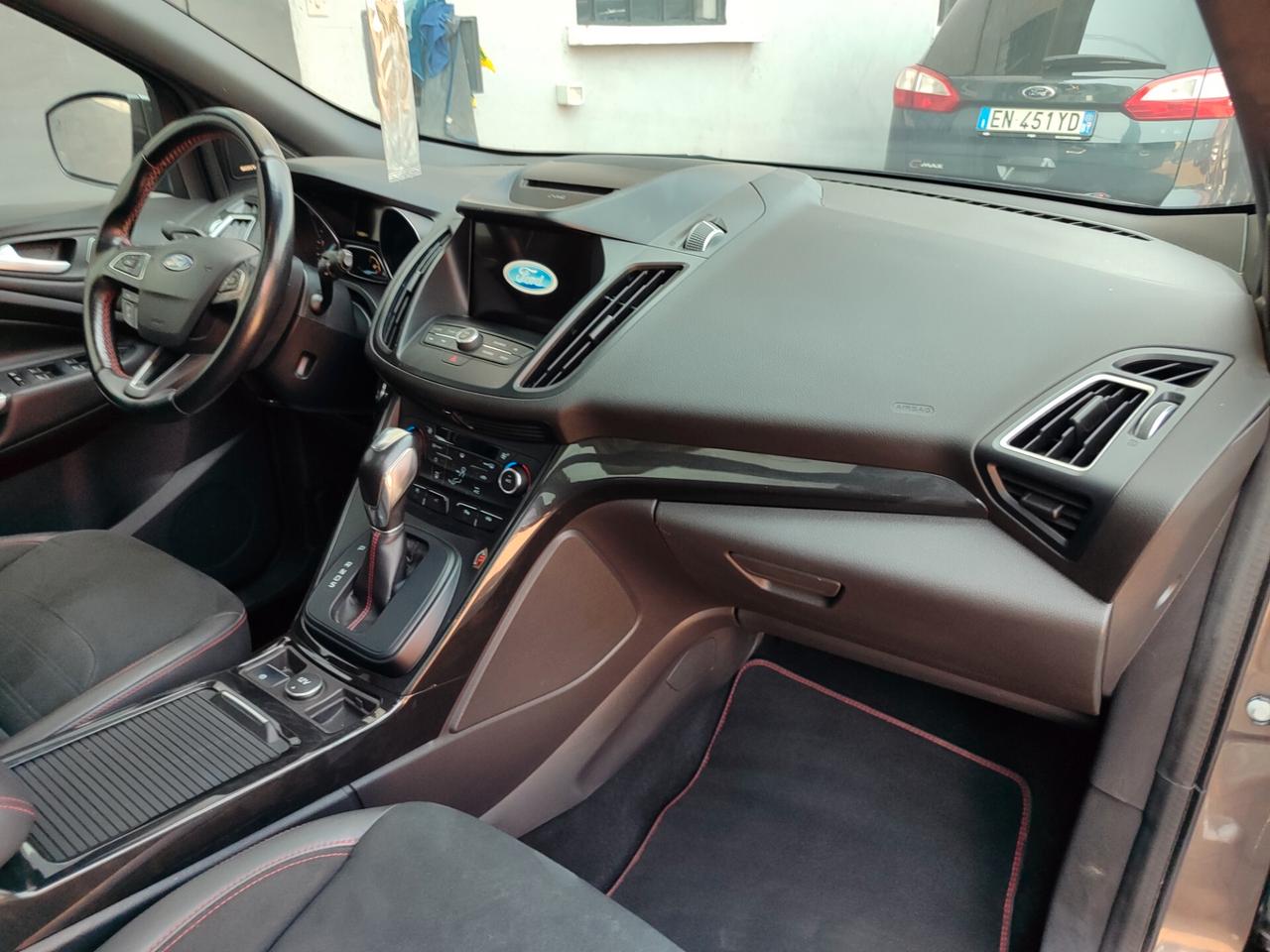 Ford Kuga 1.5 TDCI 120 CV S&S 2WD ST-Line