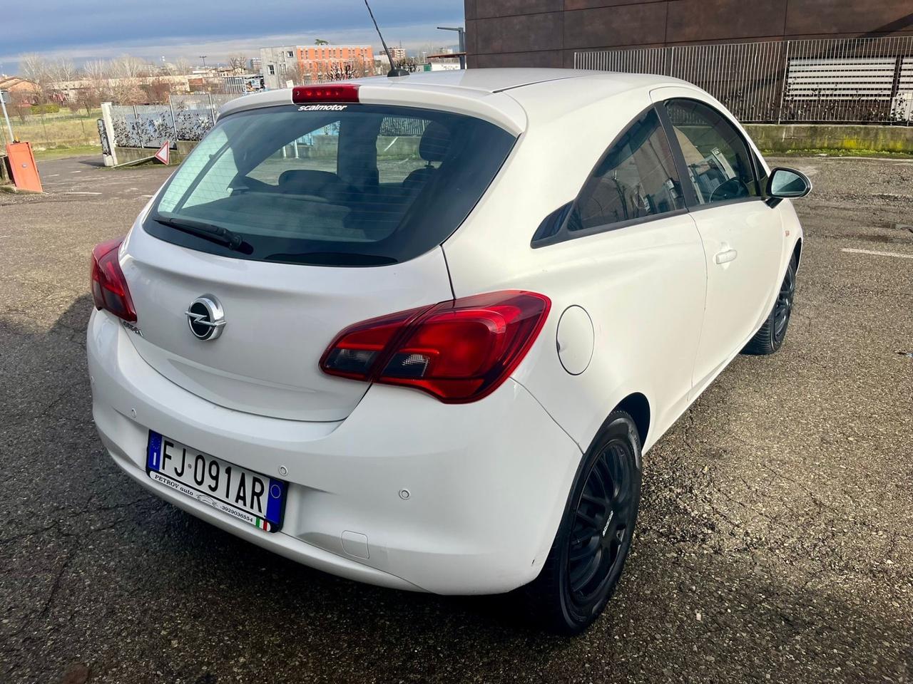 Opel Corsa 1.4GPL 122.000km 2017 per neopatentati