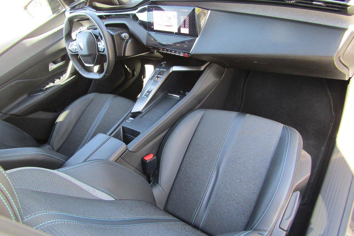 PEUGEOT 308 Plug-in Hybrid 180 e-EAT8 Allure Pack