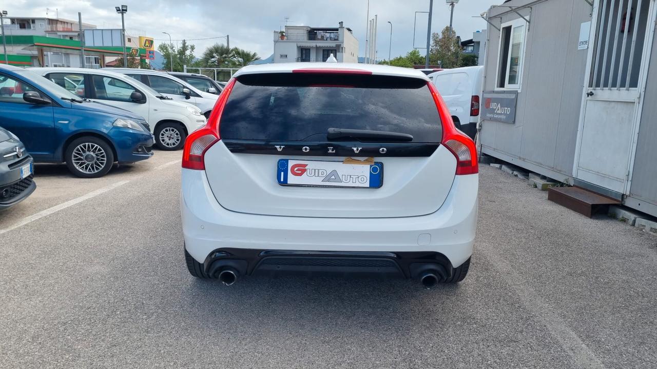 Volvo V60 D4 Geartronic R-design Momentum