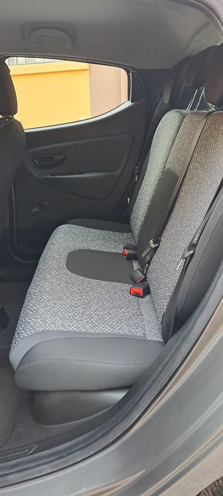 Lancia Ypsilon 1.0 FireFly 5 porte S&S Hybrid Ecochic Silver KM. 18000 AUTO PER NEOPATENTATI