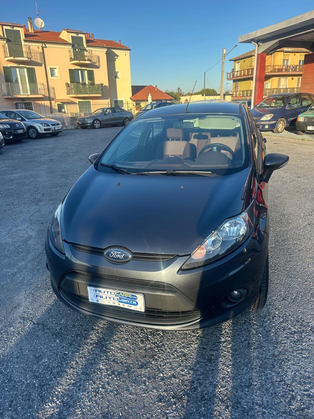 Ford Fiesta 1.4 5 porte Titanium