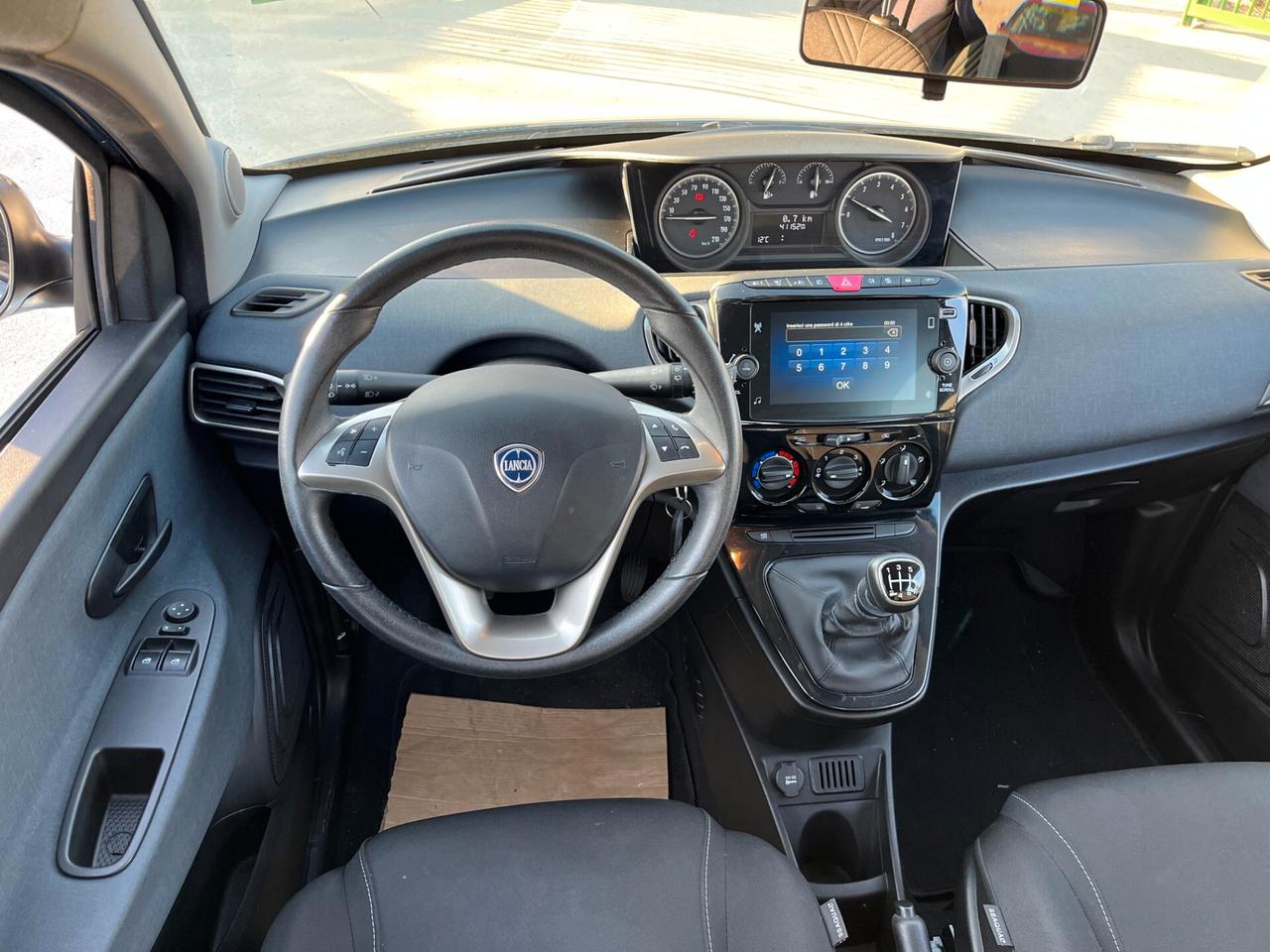 Lancia Ypsilon 1.0 FireFly 5 porte S&S Hybrid Gold