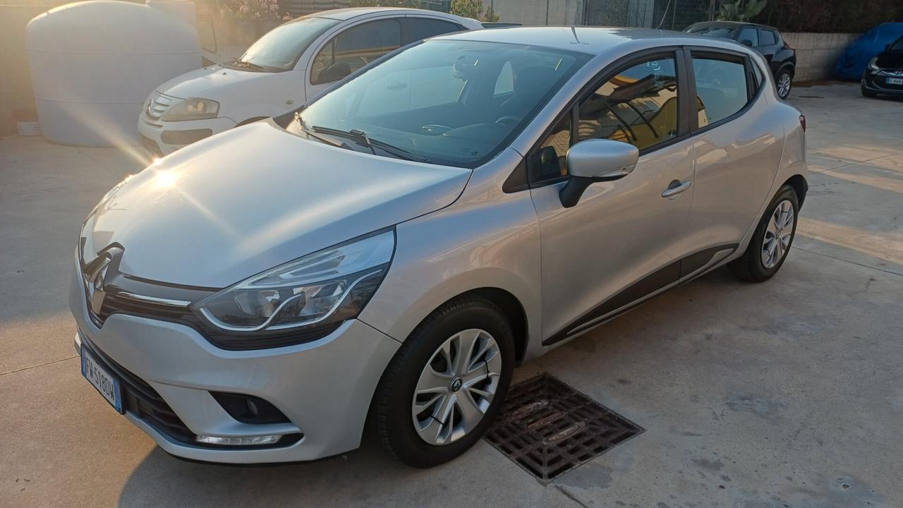 Renault Clio dCi 8V 90 CV 5 porte Moschino Intens