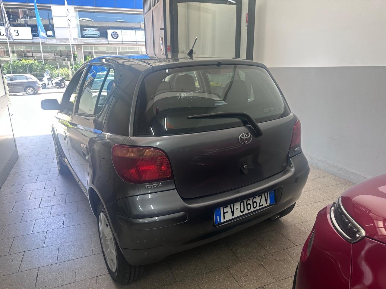 Toyota Yaris 1.0i 16V cat 5 porte Sol 2005