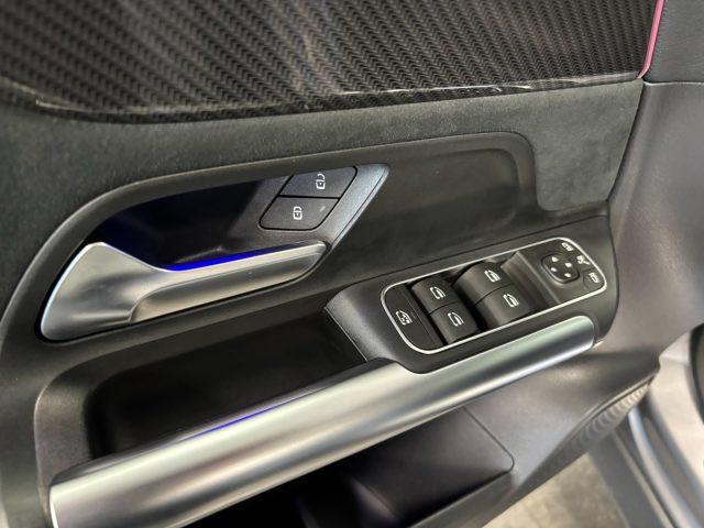 MERCEDES-BENZ GLA 180 d AMG Premium Automatico