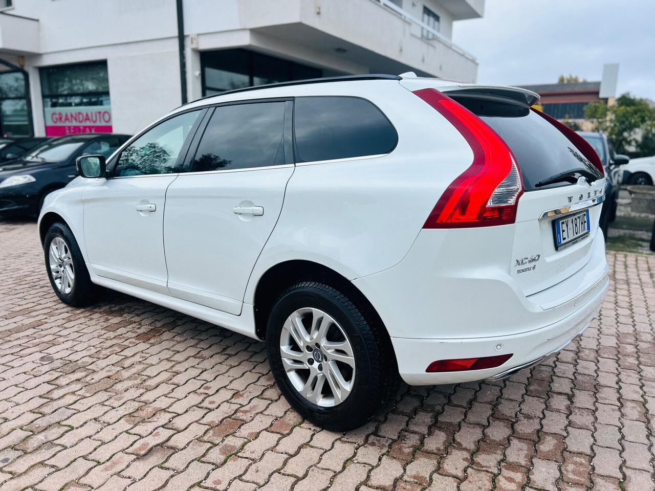 Volvo XC 60 XC60 D4 Geartronic R-design Momentum