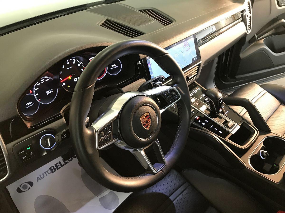 PORSCHE Cayenne 3.0 V6