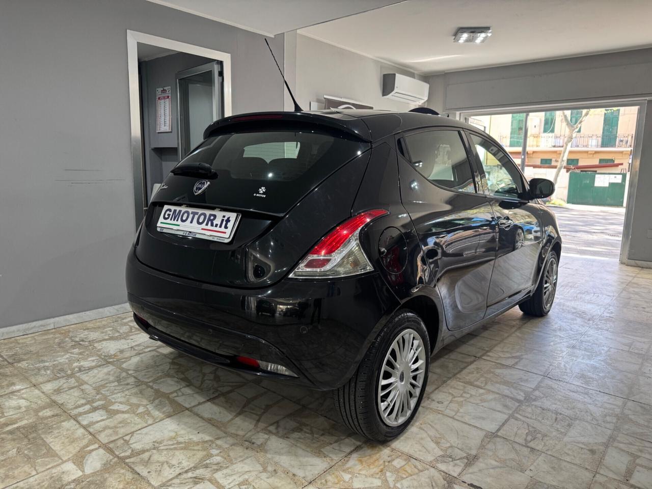 Lancia Ypsilon 1.3 MJT 95 CV Silver Occasione