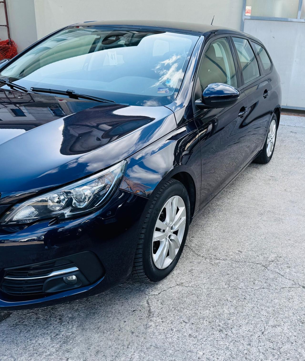 Peugeot 308 BlueHDi 120 S&S SW Allure