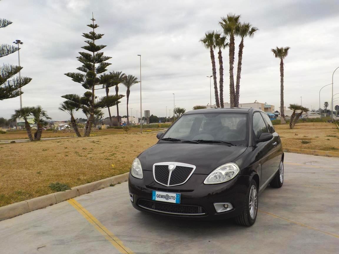 Lancia Ypsilon 1.2 Oro Giallo