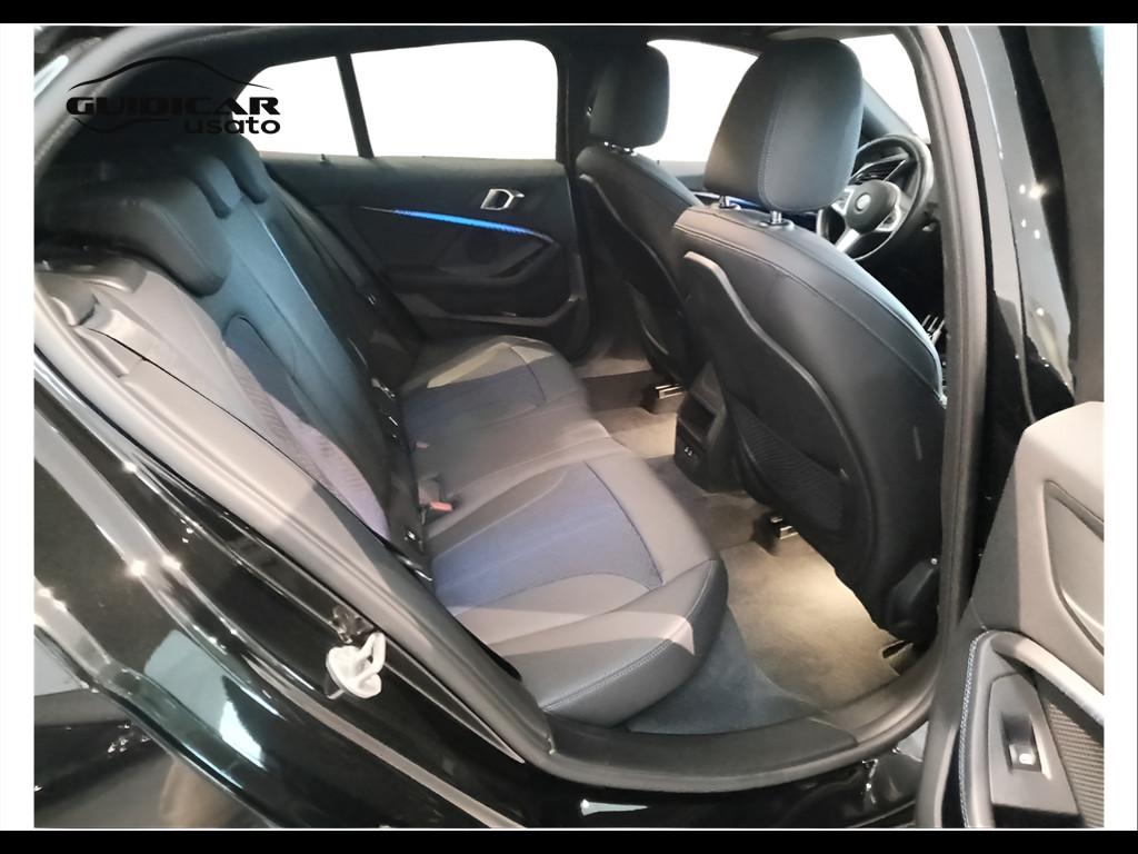 BMW Serie 1 F40 - 118d Msport auto