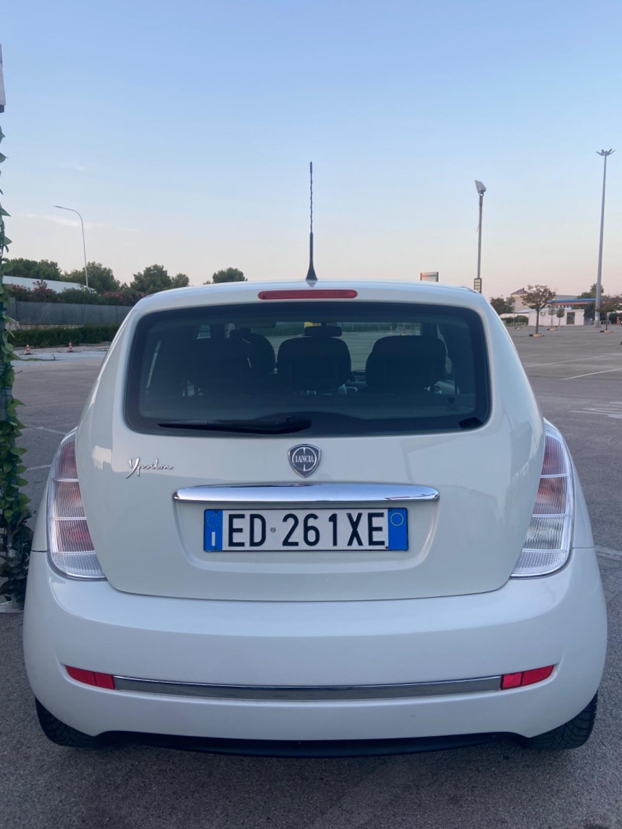 Lancia Ypsilon 2011 1.3 MJT 75 CV Diva garanzia 12/24