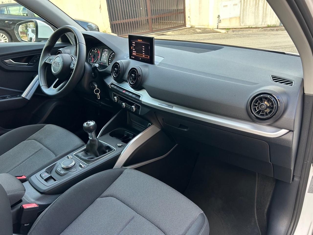 Audi Q2 1.6 TDI Sport strafull !!!!!