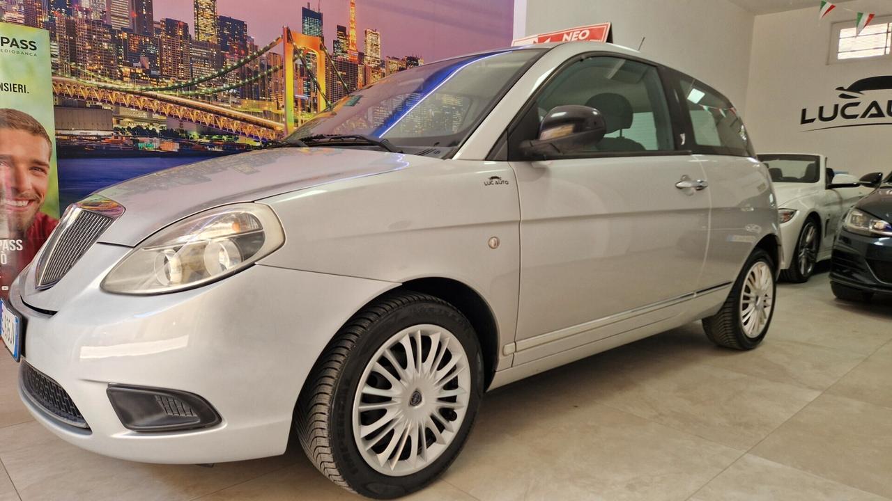 Lancia Ypsilon 1.2 69 CV Unyca