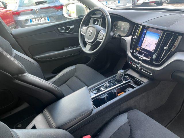 VOLVO XC60 B4 AWD GEARTRONIC 197CV MOMENTUM PRO