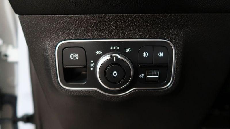 Mercedes-Benz GLB GLB 180 d Business auto # FINITURE INTERNE PELLE #