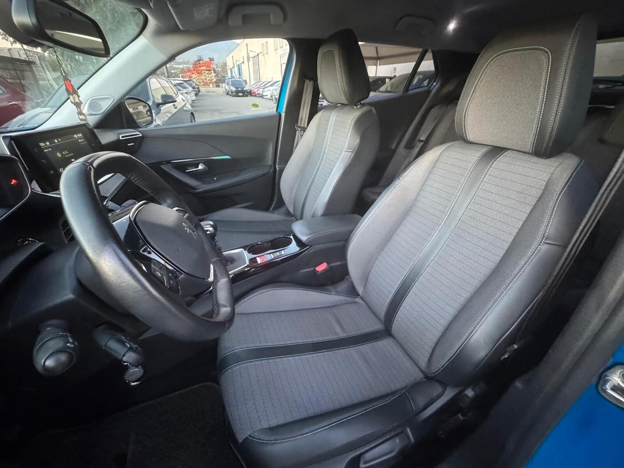 Peugeot 2008 PureTech 130 S&S Allure Pack