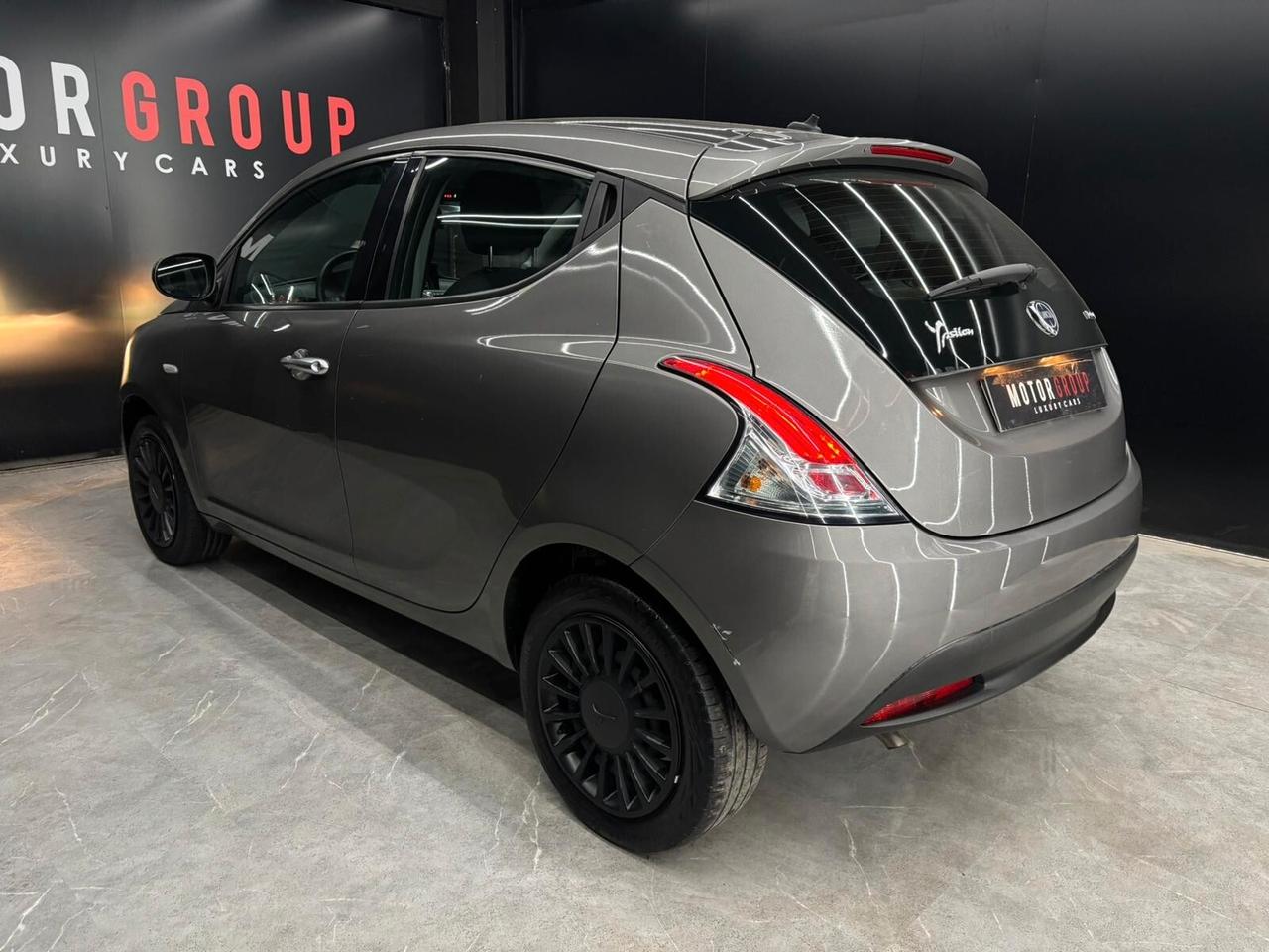 Lancia Ypsilon 1.0 FireFly 5 porte S&S Hybrid Ecochic Gold 69CV