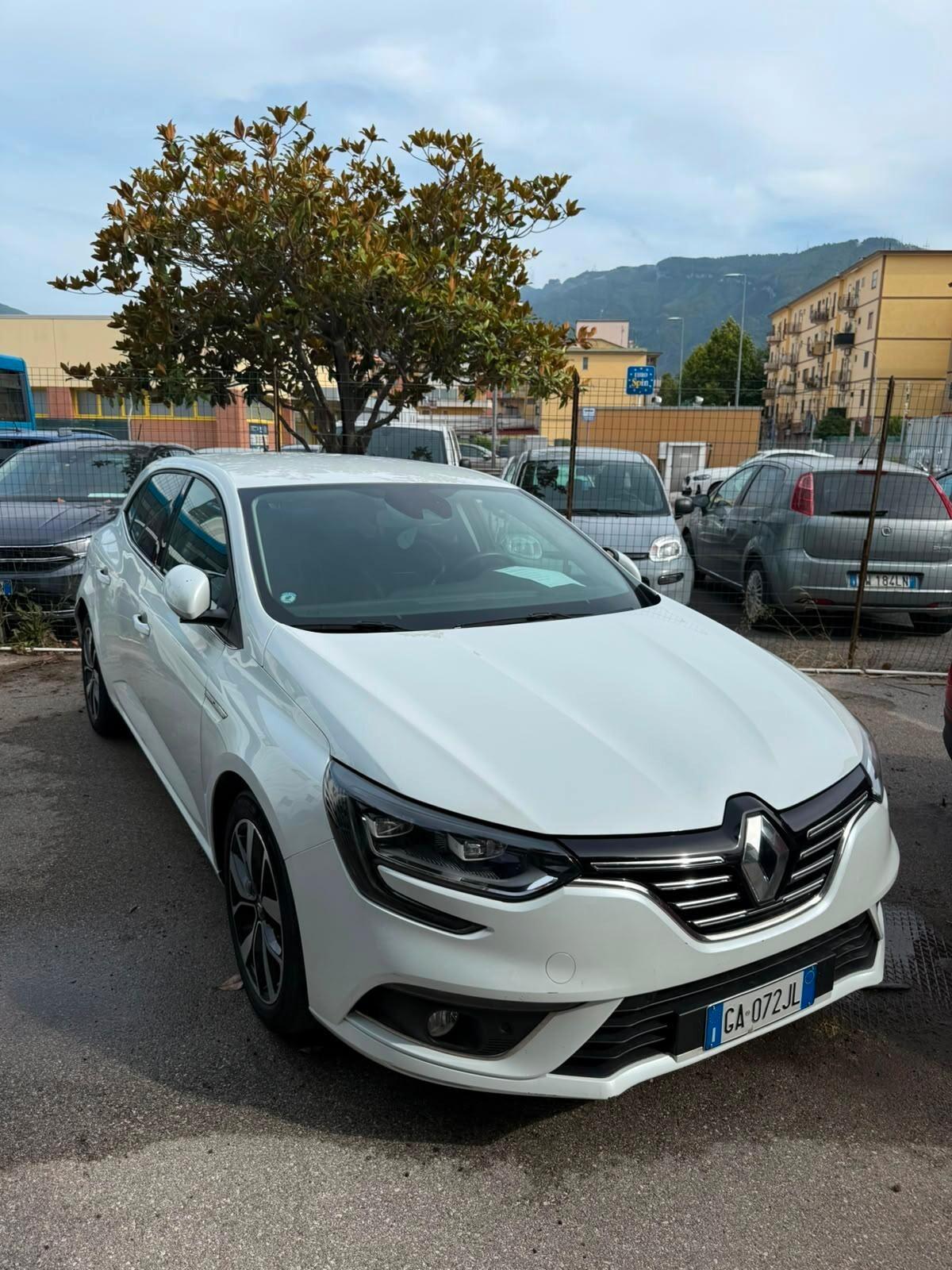 Renault Megane Mégane TCe 115 CV FAP Duel