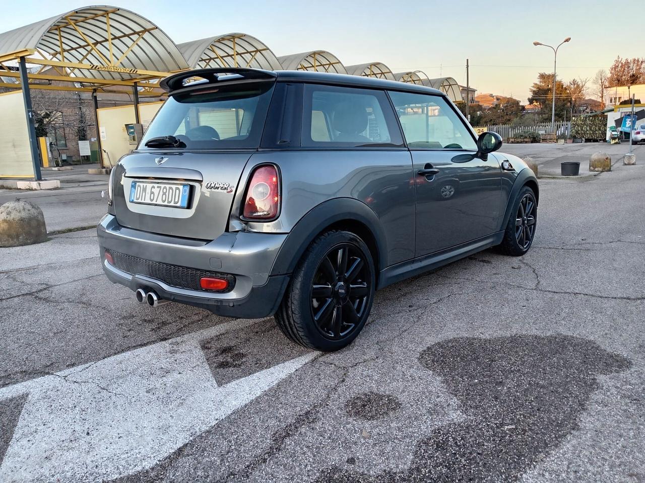 Mini 3 serie 16 V (R56)