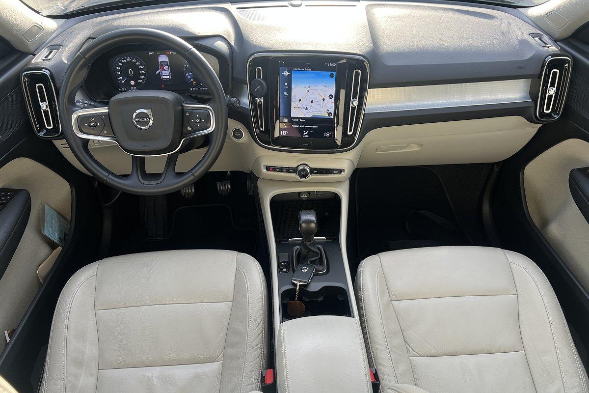VOLVO XC40 T3 Momentum Core