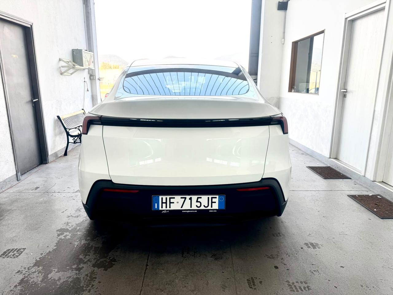 Tesla Model Y RWD Standard