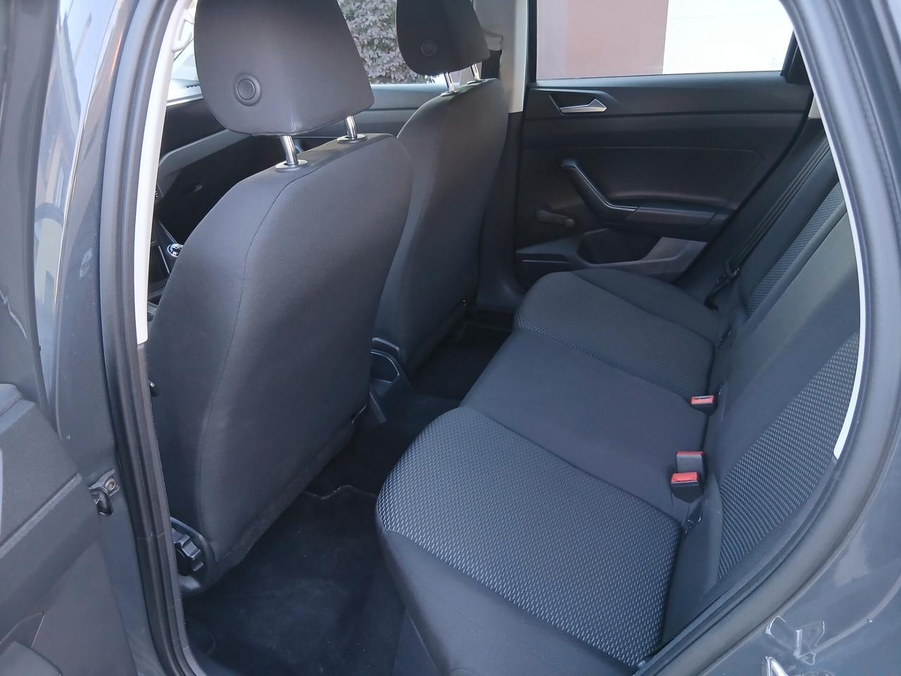 Volkswagen Polo 1.0 EVO 5p. Trendline BlueMotion tua a € 199 mese NEO PATENTATI