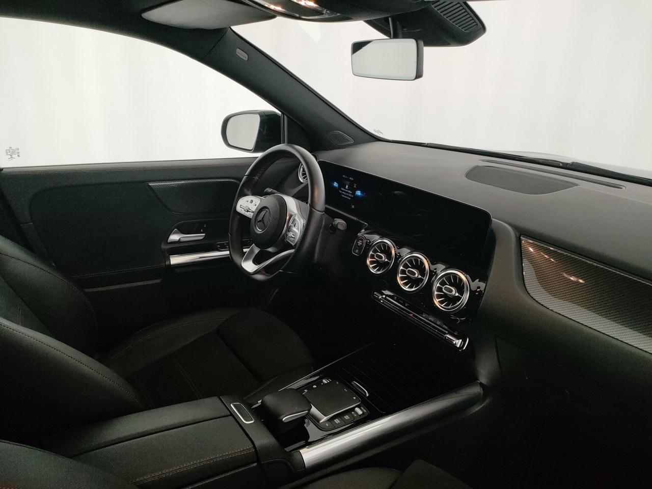 Mercedes-Benz GLA 200 d premium auto