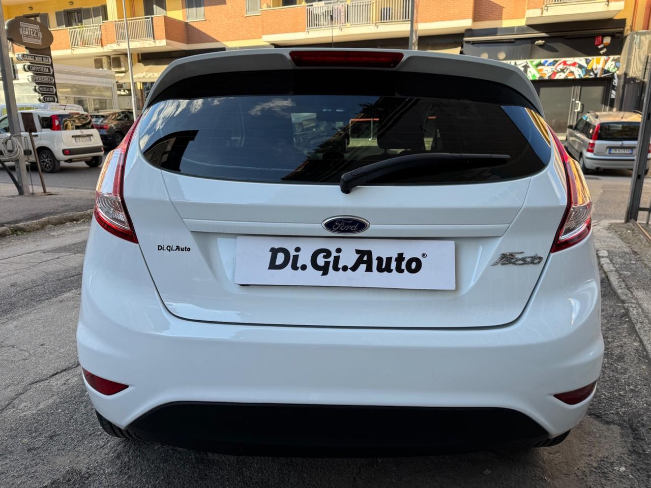 Ford Fiesta 1.4 5 porte GPL Business