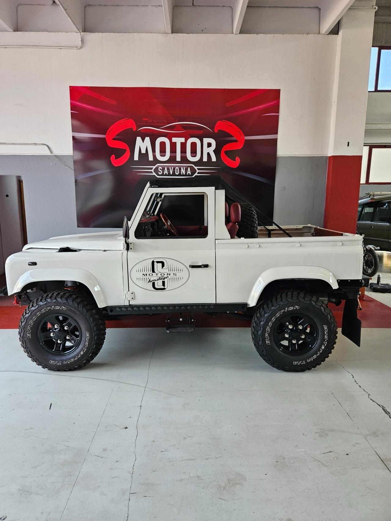 Land Rover Defender 90 restomod heritage bikini