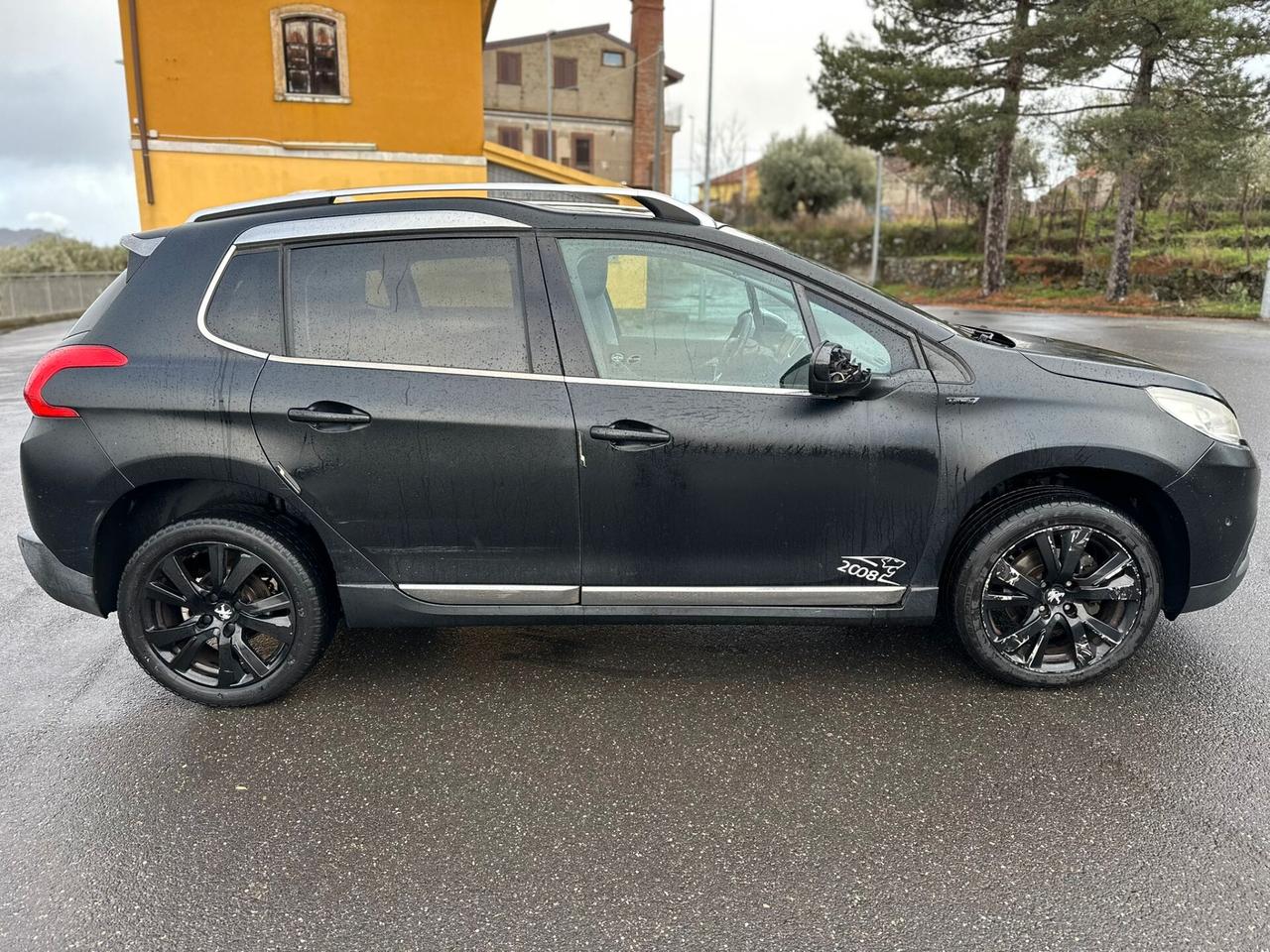 Peugeot 2008 1.2 Turbo benzina CV 130 Black Matt