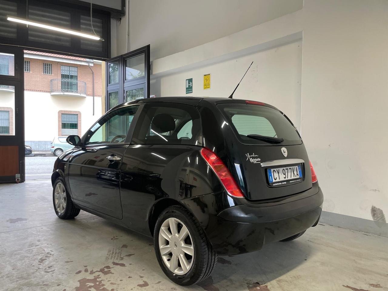 Lancia Ypsilon 1.2 16V Oro