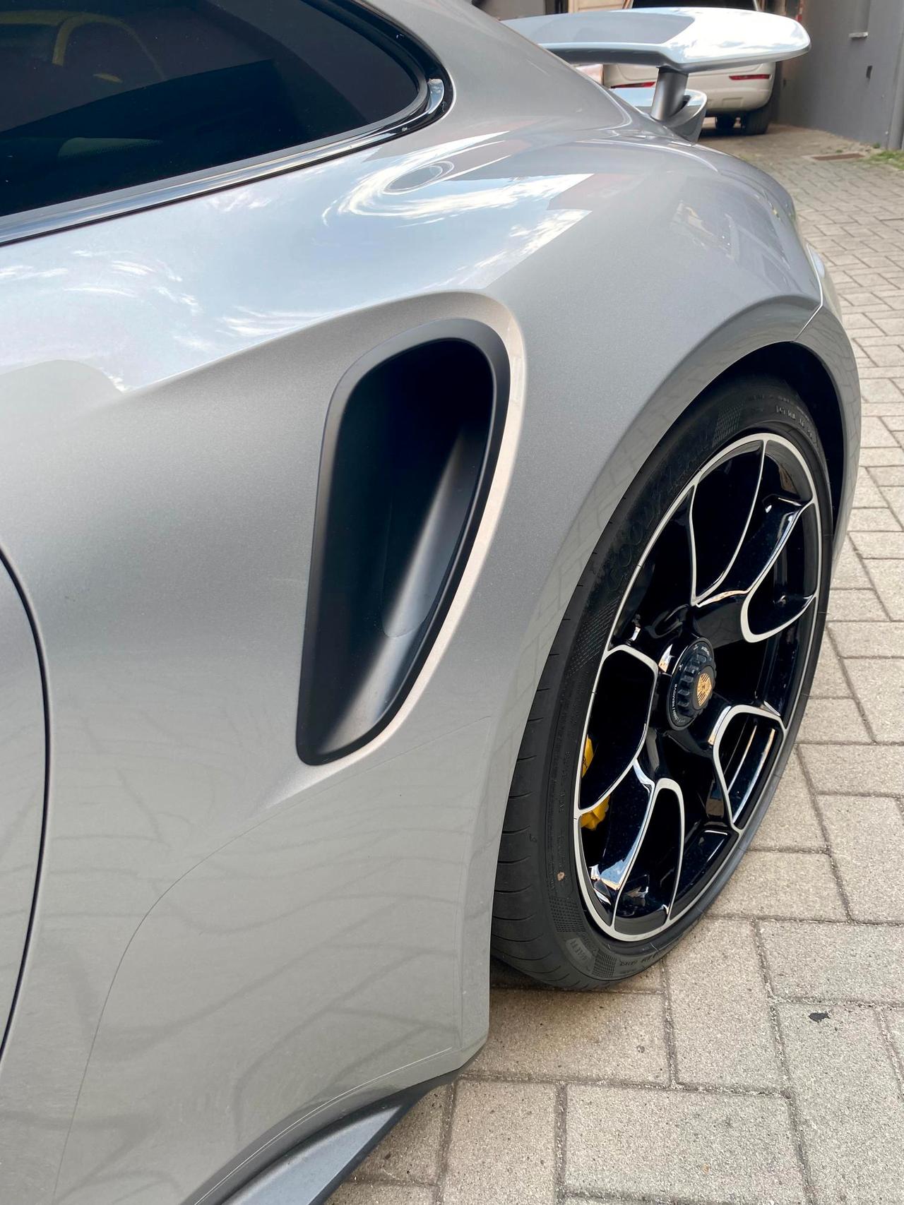 Porsche 992 Coupe 911 3.7 Turbo S auto panorama+ burmester