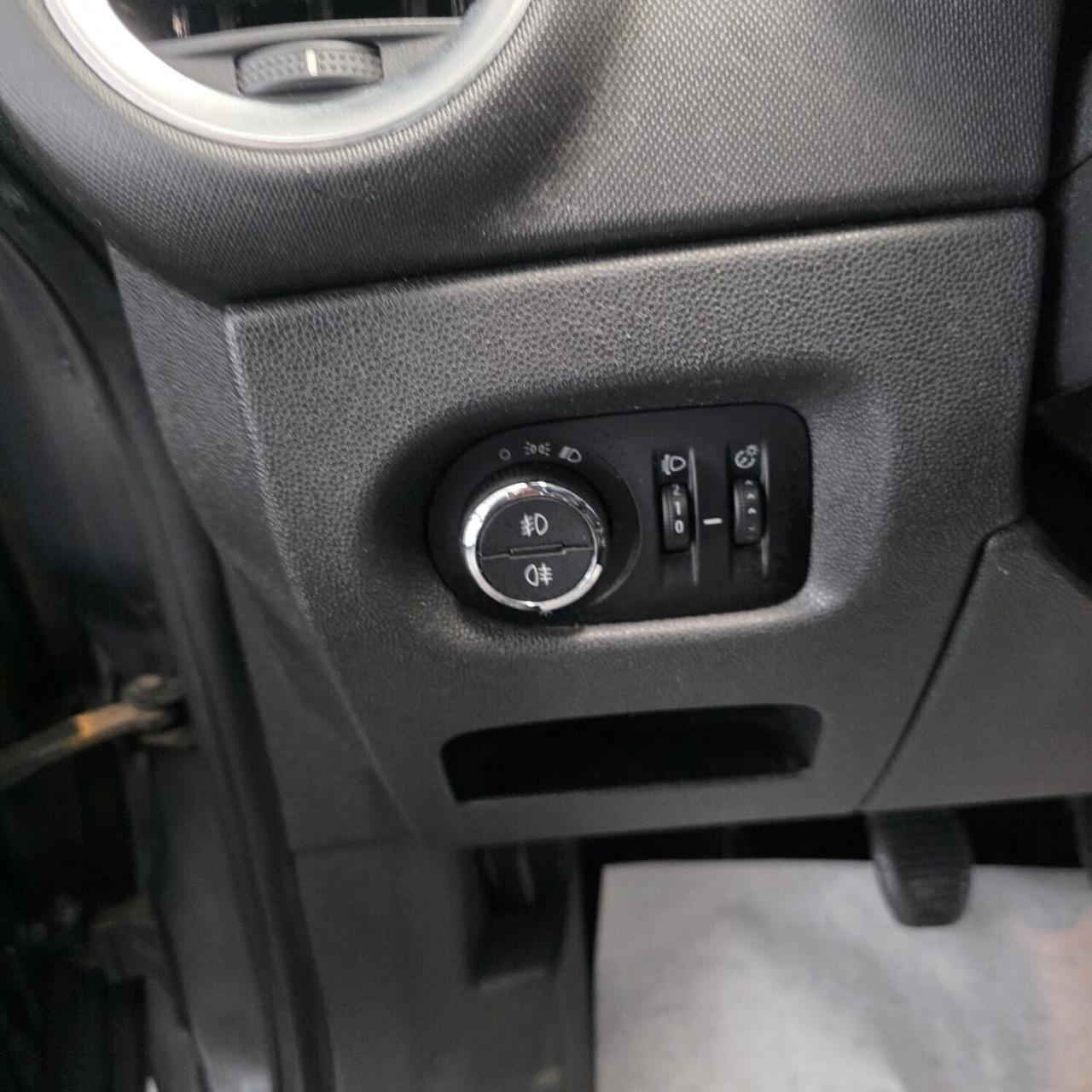 Opel Corsa 1.2 5 porte NEOPATENTATI+PELLE