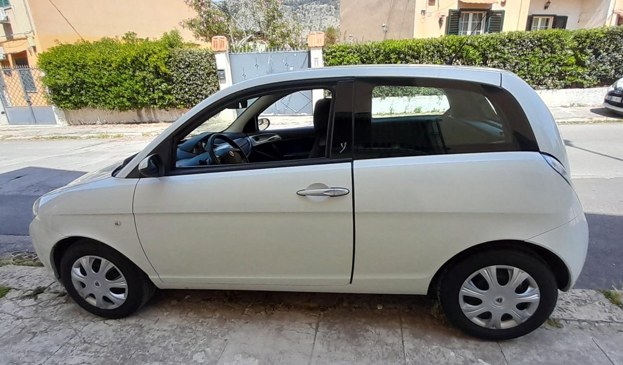 Lancia Ypsilon 1.2 Argento