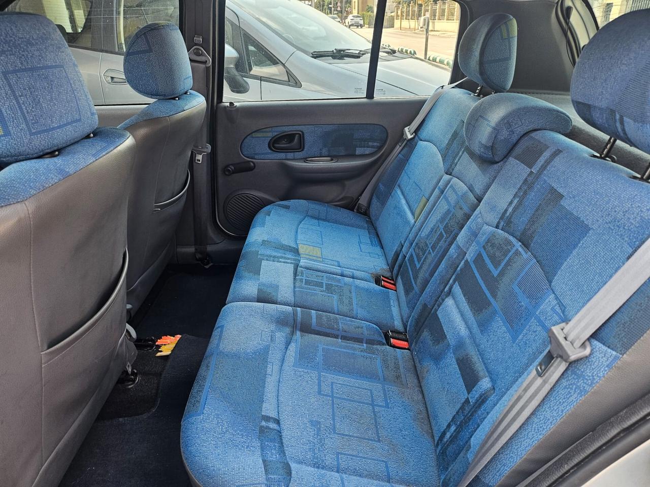 Renault Clio 1.2 cat 5 porte NEOPATENTATI