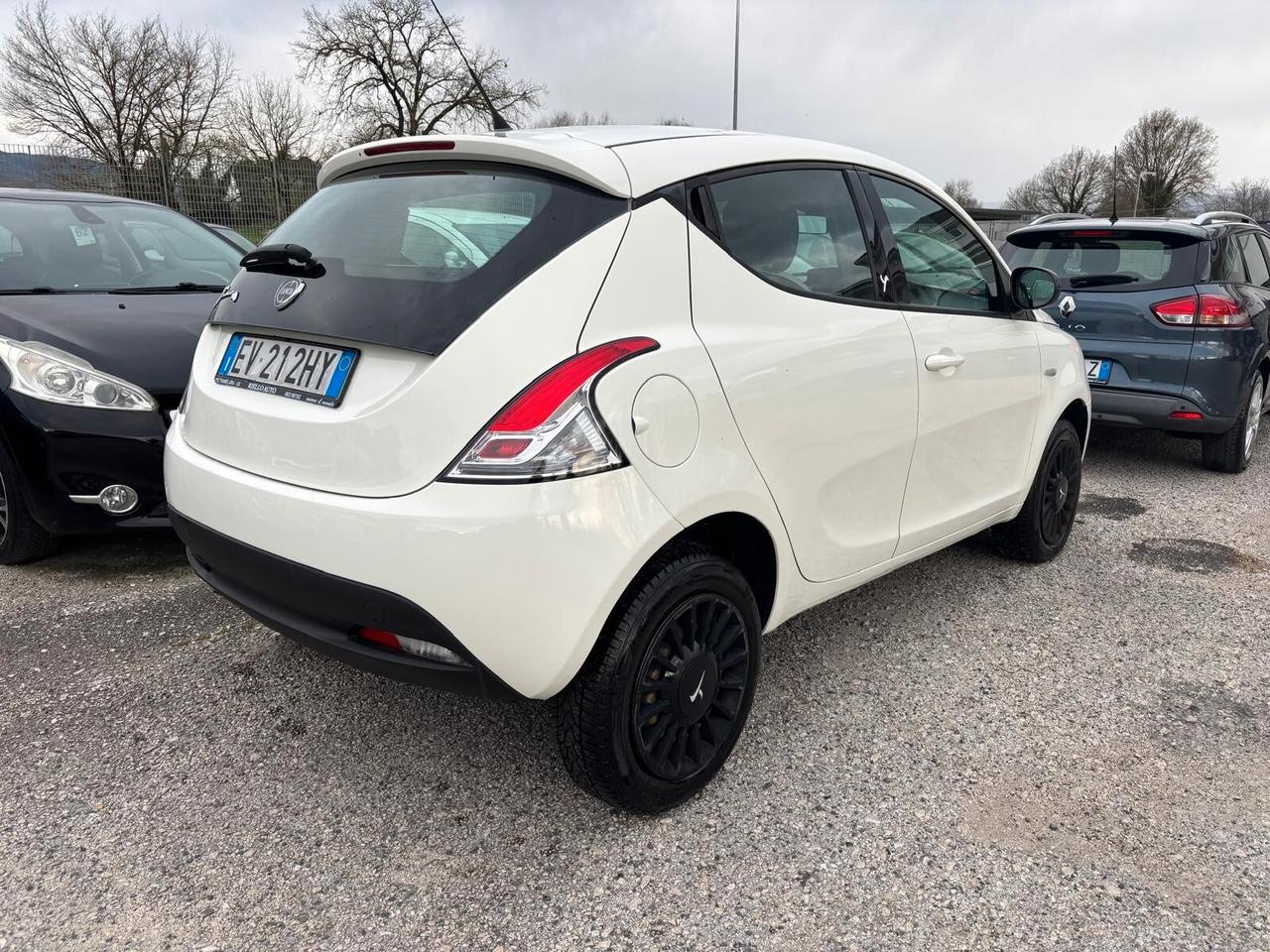 Lancia Ypsilon 900 TwinAir Natural Power - 2014