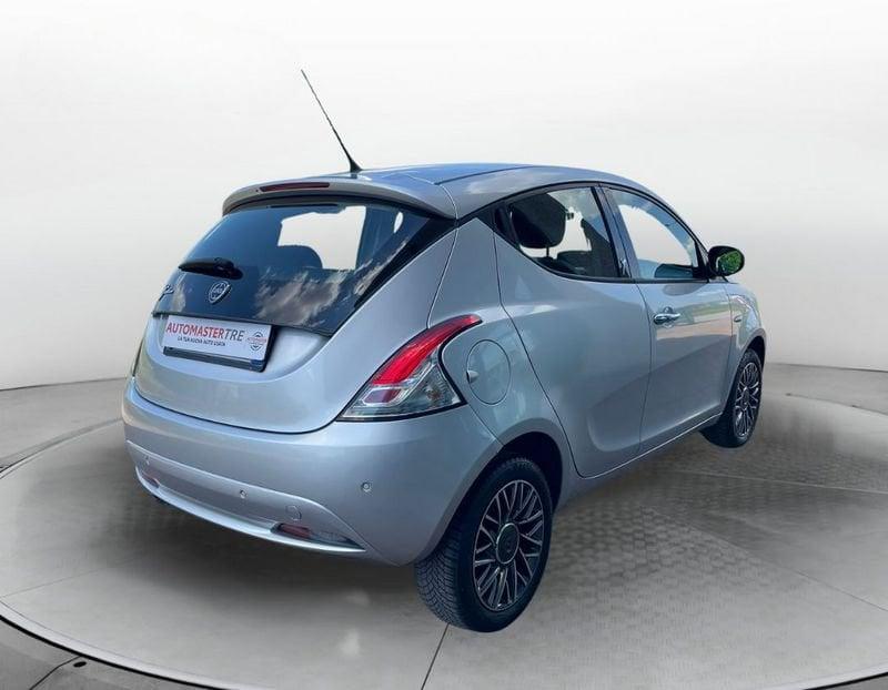 Lancia Ypsilon 1.2 69 CV 5 porte Gold