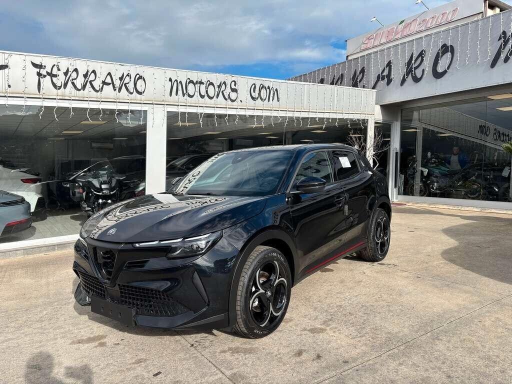 Alfa Romeo Junior 1.2 136 CV Hybrid eDCT6 Speciale KM 0 IVA ESPOSTA Tua a soli 269 Euro al mese