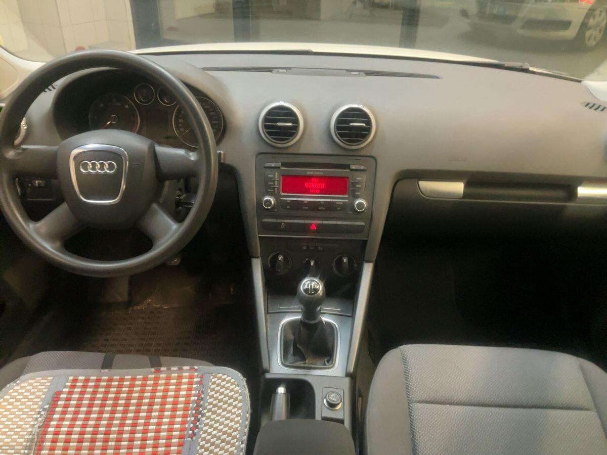 Audi A3 SPB 1.6 TDI Young Edition